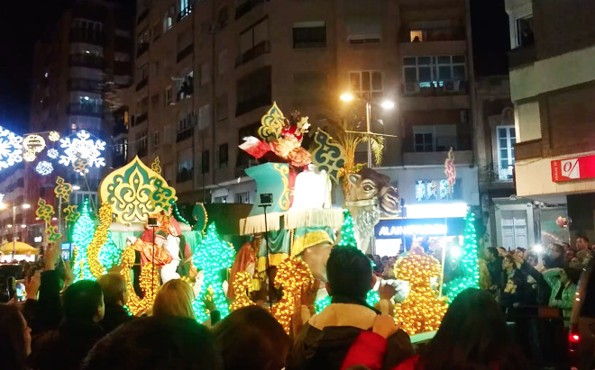Dimoba participa en las Cabalgatas de los Reyes Magos de Almería, Badajoz y San Sebastián de los Reyes