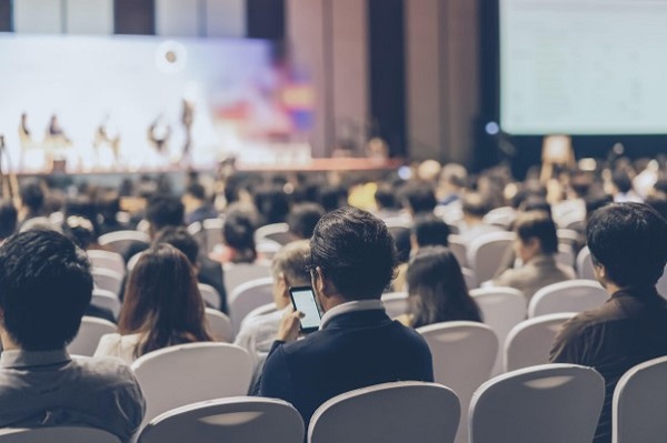 Azafatas y seguridad COVID-19 en eventos