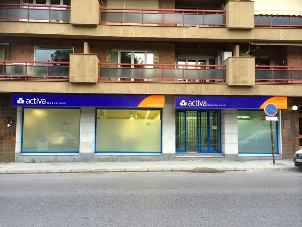 Dimoba realizará las labores de limpieza de la sede de  Activa Mutua en la capital granadina