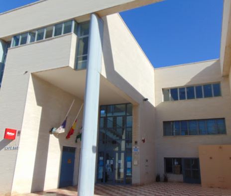 Dimoba realizará el servicio de mantenimiento de seis Edificios de Usos Múltiples del Ayuntamiento de Roquetas