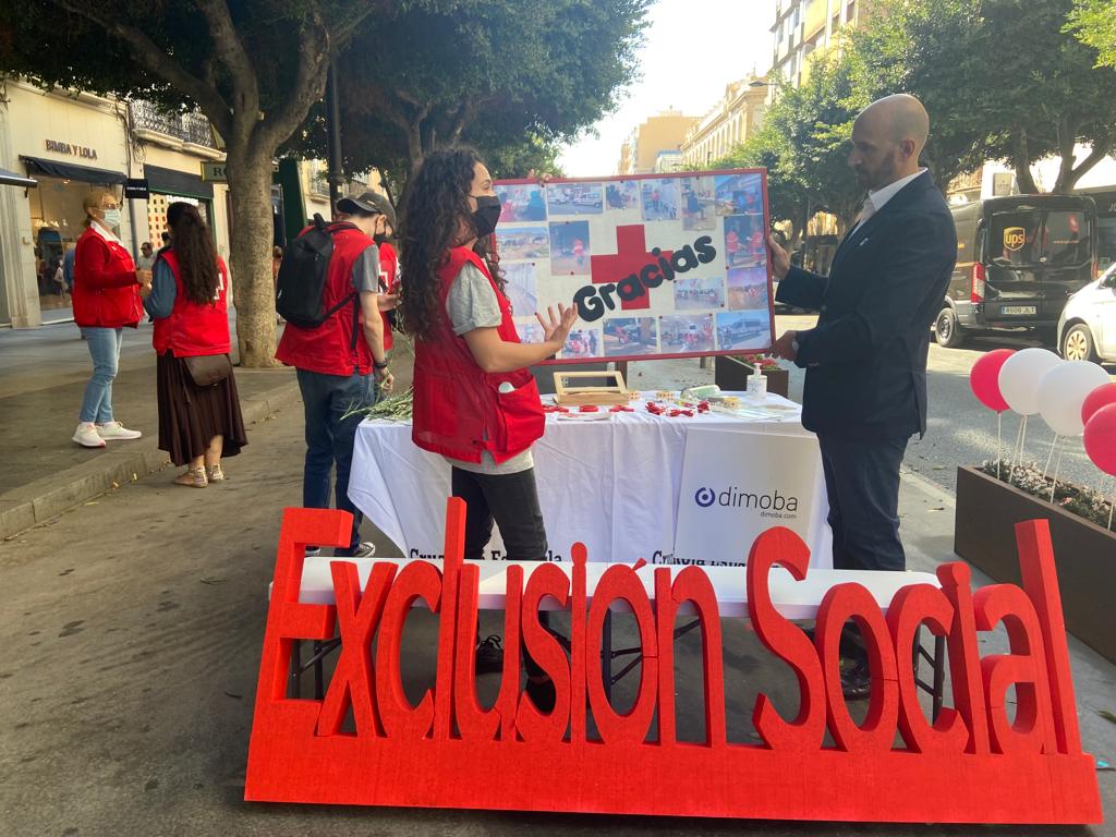 Dimoba apadrina la mesa del Exclusión Social de Cruz Roja