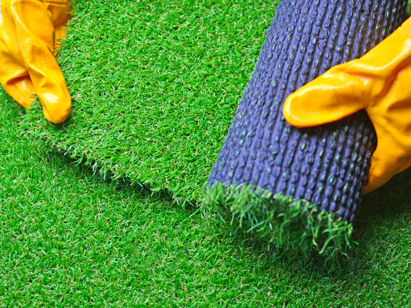 Cómo limpiar el césped artificial